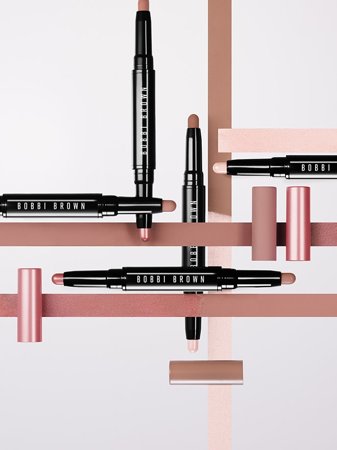 Visual of Pro artist with lipstick product